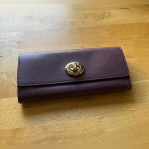 EUC Coach Wallet - Lavendar